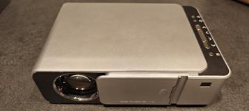 Alpo Tech Beamer – Full HD 1080P  – 3500 Lumen beschikbaar voor biedingen