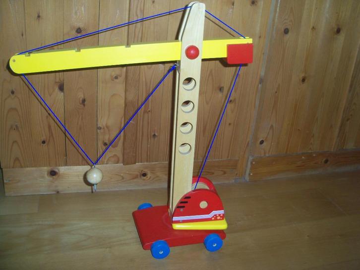 Houten kraan op wielen, hijskraan, Kinderen en Baby's, Speelgoed | Houten speelgoed, Zo goed als nieuw, Overige typen, Ophalen