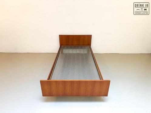 Vintage - Éénpersoonsbed, Antiek en Kunst, Curiosa en Brocante, Ophalen