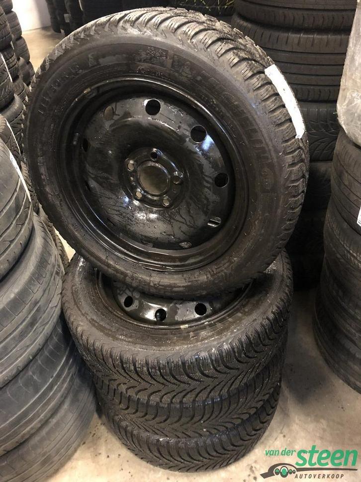 195-60-16 89H Renault Michelin Winterbanden set 5 x 114 ET39, Auto-onderdelen, Banden en Velgen, Banden en Velgen, Winterbanden