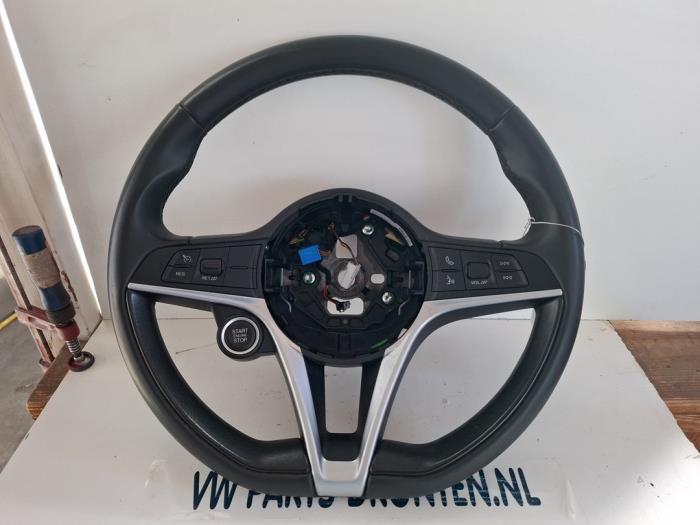 Stuurwiel van een Alfa Romeo Giulia, Auto-onderdelen, Besturing, Alfa Romeo, Gebruikt, 3 maanden garantie, Ophalen of Verzenden