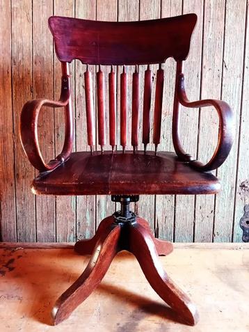 Antieke bureaustoel captains chair