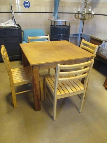 vintage tafel + 4 stoelen