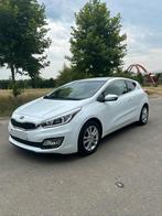 Gekeurd Kia cee'd 1.4 benzine 2014 72.000km AIRCO/NAVI/CAM, Auto's, Kia, Voorwielaandrijving, Euro 5, Stof, Zwart