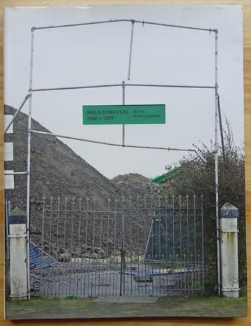 Niels Donckers, Fotografie, Selected Works 1992-2017 by Davi, Enlèvement ou Envoi, Comme neuf