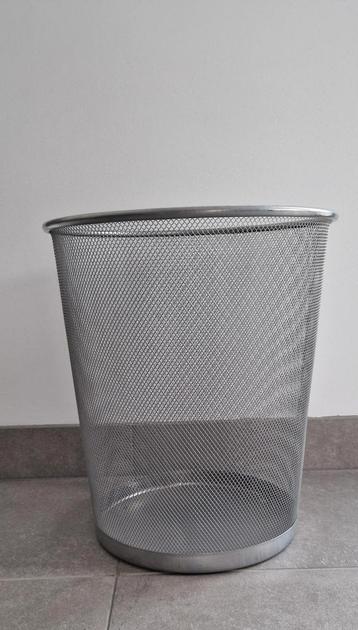 Prullenbak beschikbaar voor biedingen