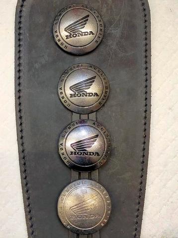 Originele Honda emblemen tankpad tankflap oldtimer  beschikbaar voor biedingen