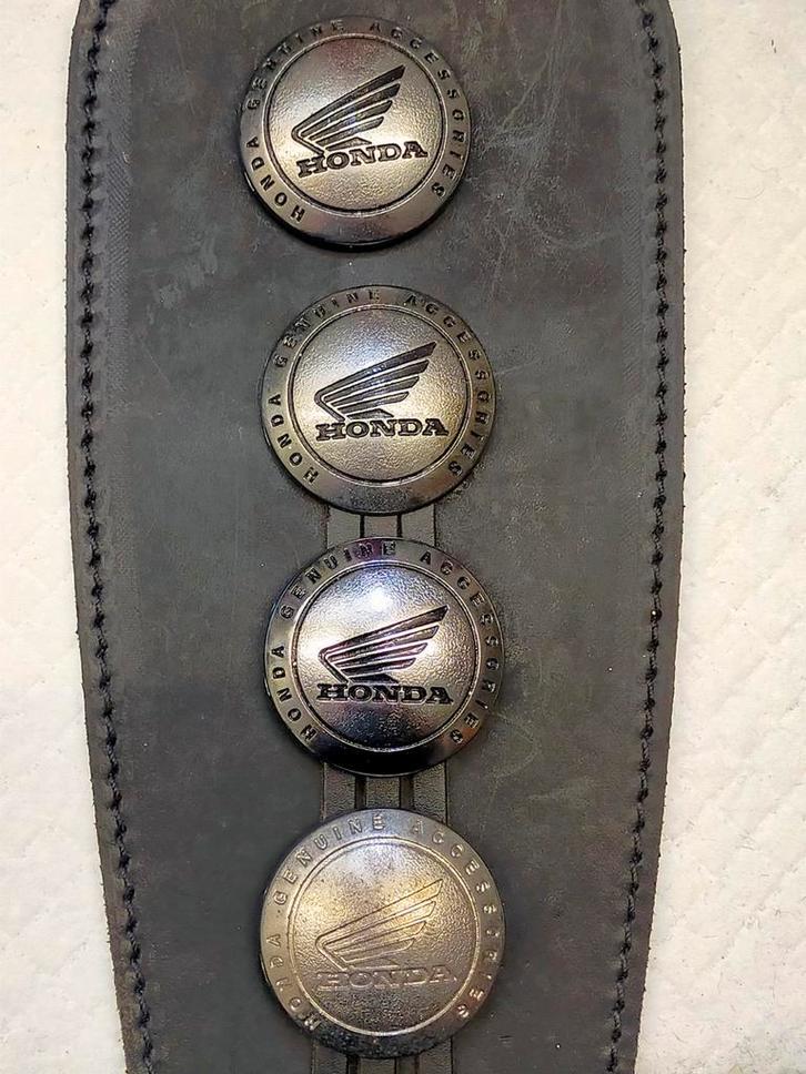 Originele Honda emblemen tankpad tankflap oldtimer, Fietsen en Brommers, Brommeronderdelen | Oldtimers, Zo goed als nieuw, Ophalen of Verzenden