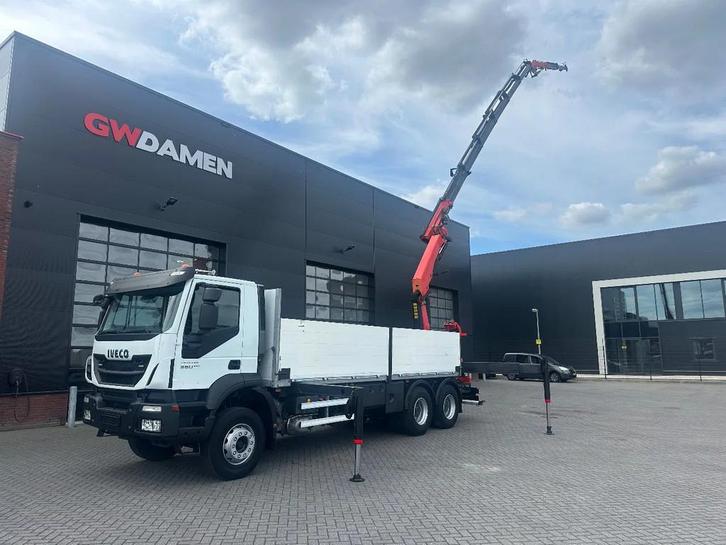 Iveco Trakker 360 6x4 Palfinger PK 33002-EH E + Fly Jib Euro, Autos, Camions, ABS, Air conditionné, Phares antibrouillard, Radio
