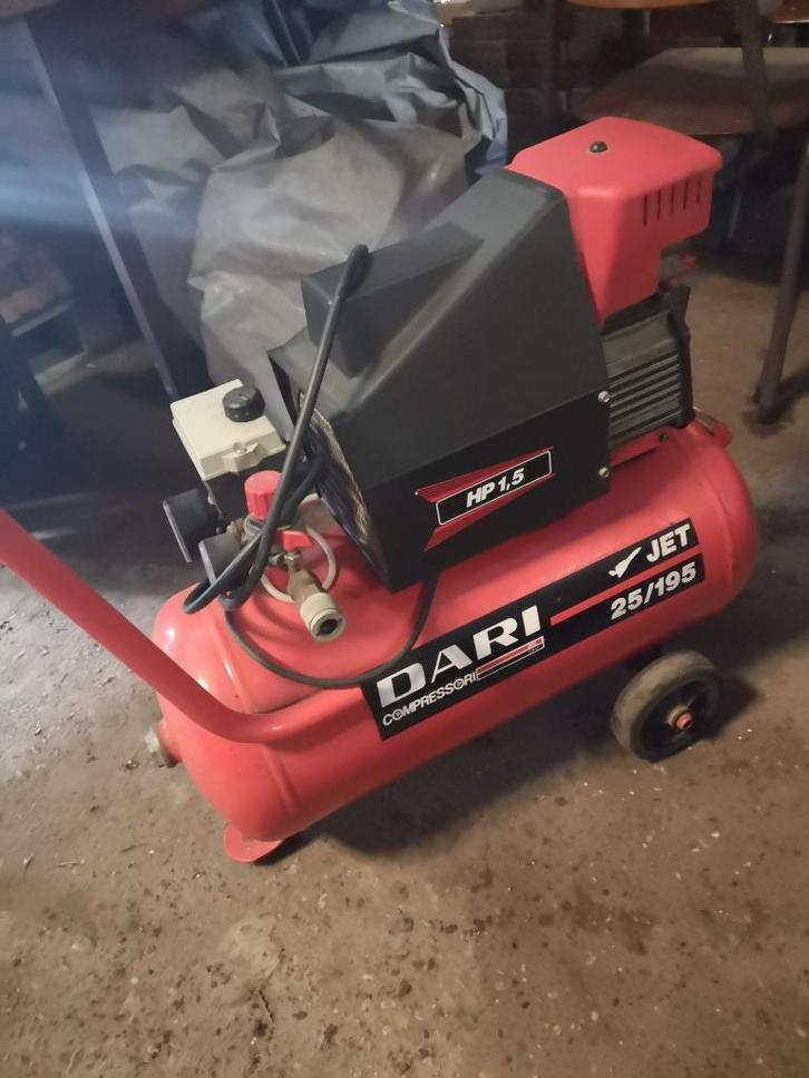 Zo goed als nieuw compressor., Doe-het-zelf en Bouw, Compressors, Gebruikt, 6 tot 10 bar, 25 tot 100 liter, Mobiel, Ophalen