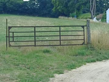 weide poort beschikbaar voor biedingen