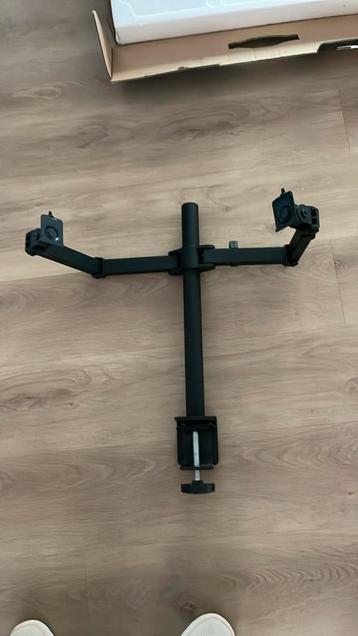 Game scherm arm beschikbaar voor biedingen