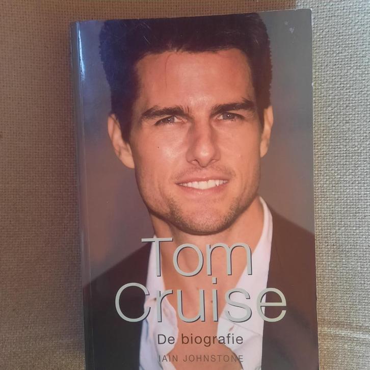 TOM CRUISE - De biografie - IAIN JOHNSTONE, Boeken, Biografieën, Film, Tv en Media, Ophalen of Verzenden