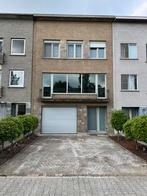 Gerenoveerde woning met 3 slaapkamers te Edegem, 200 tot 500 m², 277 kWh/m²/jaar, 164 m², 3 kamers