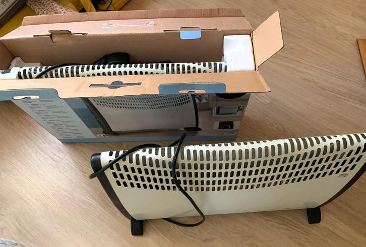2x Electrische verwarming 2000 W convectorkachel, Doe-het-zelf en Bouw, Verwarming en Radiatoren, Zo goed als nieuw, Radiator