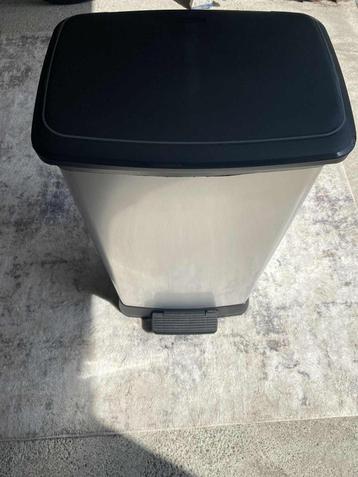 Curver Decobin - Poubelle rectangulaire à pédale, 50L - Ferm beschikbaar voor biedingen