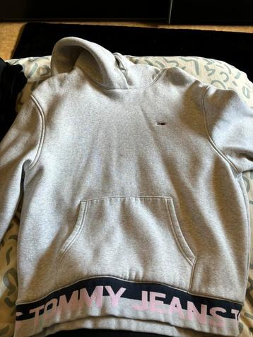Tommy hilfiger hoodie beschikbaar voor biedingen