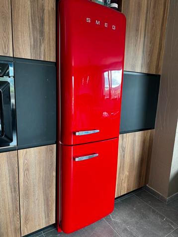 Smeg 50s frigo disponible aux enchères