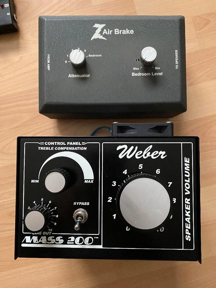 pédales d'effets + atténuateurs, Musique & Instruments, Amplis | Basse & Guitare, Comme neuf, Enlèvement ou Envoi