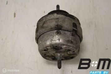 Motorsteun links VW Passat 3B Variant 8D0199379J beschikbaar voor biedingen