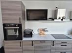 Modern uitgeruste keuken grijs hout + huishoudelijke appa, Huis en Inrichting, Keuken | Complete keukens, Ophalen, Gebruikt, Grijs