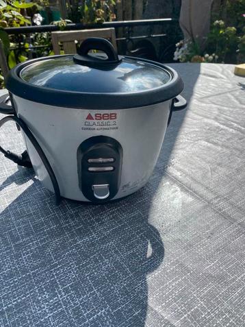 Rijstkoker beschikbaar voor biedingen