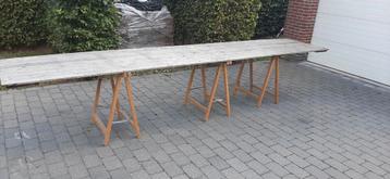 Tafel op schragen  beschikbaar voor biedingen