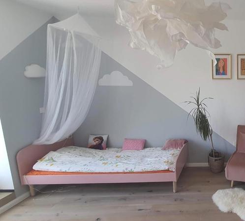 Pink FLEXA Dots eenpersoonsbed ontworpen door Charlotte Hønc, Kinderen en Baby's, Kinderkamer | Bedden, Zo goed als nieuw, 180 cm of meer