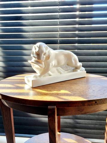 Art Deco wit beeld ceramic beschikbaar voor biedingen