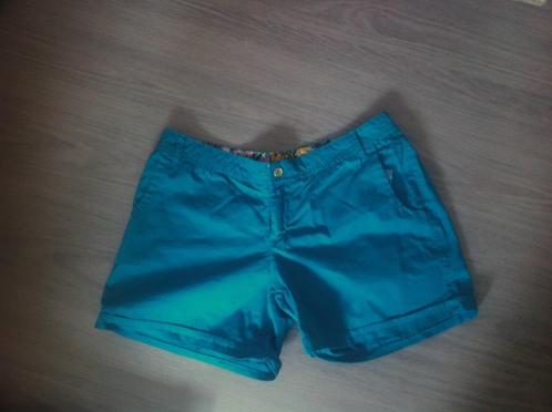 Groene short (maat 38) NIEUW, Kleding | Dames, Broeken en Pantalons, Nieuw, Maat 36 (S), Groen, Kort, Ophalen of Verzenden