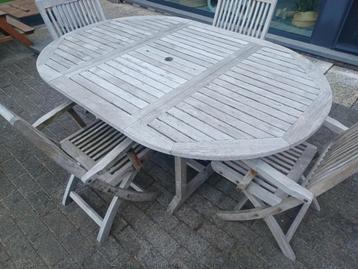 tuinset hout (4 stoelen + 1 tafel) beschikbaar voor biedingen