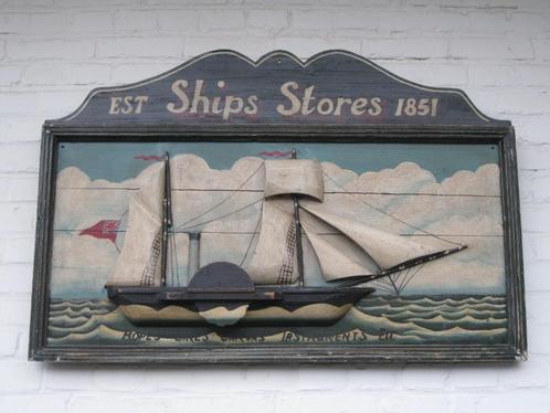 Plaque murale en bois Ships Stores 1851, Antiquités & Art, Antiquités | Assiettes décoratives & Carrelages, Enlèvement