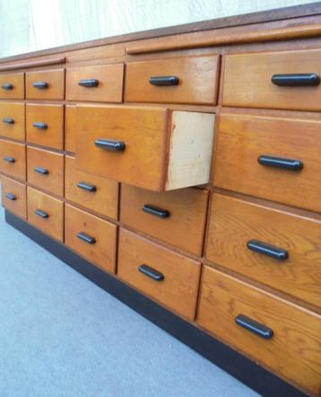 Belle commode, armoire de vente au détail,  à pharmacie, 3 ou 4 tiroirs, Enlèvement ou Envoi, Moins de 100 cm, 150 à 200 cm