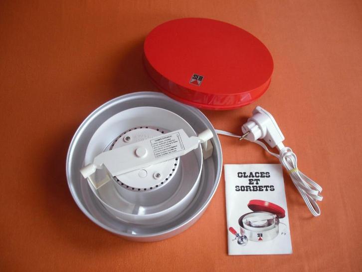 SORBETIERE MAXI 2 PARFUMS ** SEB **, Elektronische apparatuur, IJsmachines, Gebruikt, Ophalen