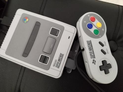 Console Mini Super Nintendo avec 300 jeux, Consoles de jeu & Jeux vidéo, Consoles de jeu | Nintendo Super NES, Comme neuf, Avec 1 manette