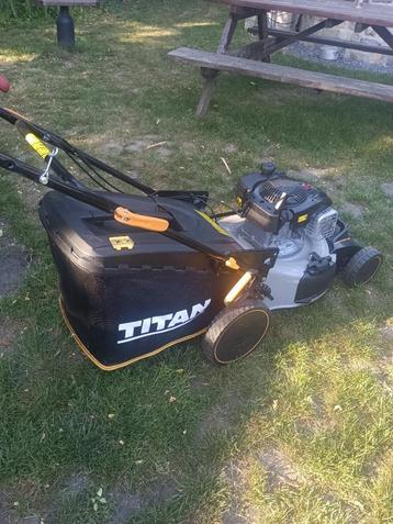 Tondeuse a gazon autotractée moteur Briggs & Stratton 140 cc beschikbaar voor biedingen
