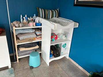 Verluiertafel/ commode ikea smagora + rekje beschikbaar voor biedingen