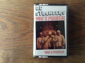 muziekcassette de strangers beschikbaar voor biedingen