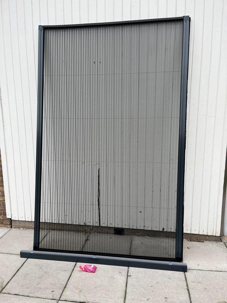 Porte moustiquaire plissé Luxaflex (nouvelle) 217 x 160, Bricolage & Construction, Fenêtres & Moustiquaires, Neuf, Porte moustiquaire