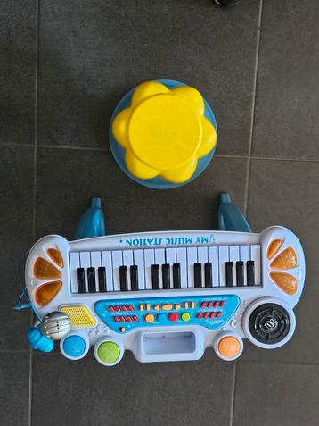 Kinder keyboard - Piano - met microfoon beschikbaar voor biedingen
