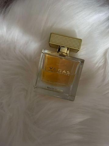 Parfum 100ml beschikbaar voor biedingen