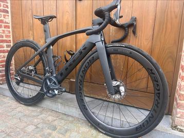 Trek Madone SL7 black  beschikbaar voor biedingen
