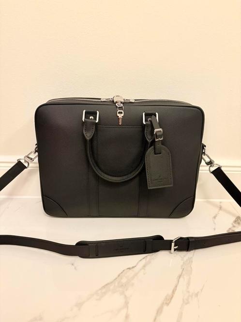 Louis Vuitton Porte-Documents Voyage PM Briefcase / Aktetas, Computers en Software, Laptoptassen, Zo goed als nieuw, Aktetas, 17 inch of meer