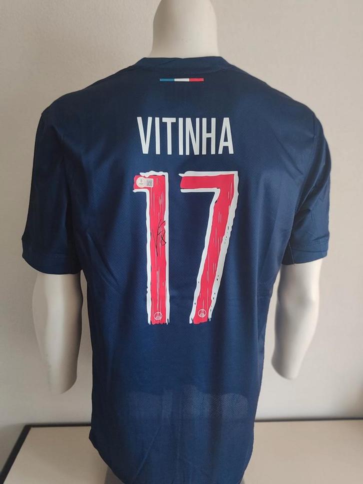 Vitinha a signé le maillot du PSG avec le manteau Beckett, Collections, Articles de Sport & Football, Neuf, Maillot, Enlèvement ou Envoi