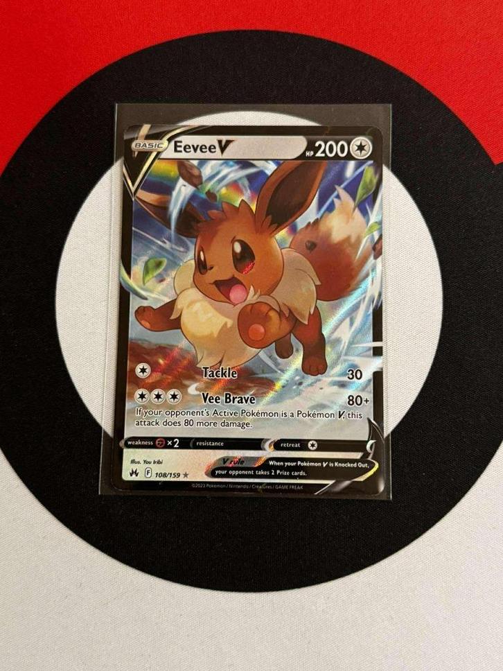 Pokémon - Crown Zenith - Eevee V 108/159 - NM, Hobby en Vrije tijd, Verzamelkaartspellen | Pokémon, Zo goed als nieuw, Losse kaart