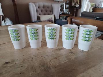 VILLEROY EN BOCH DRINKBEKERS MET AFBEELDING BLADMOTIEF 