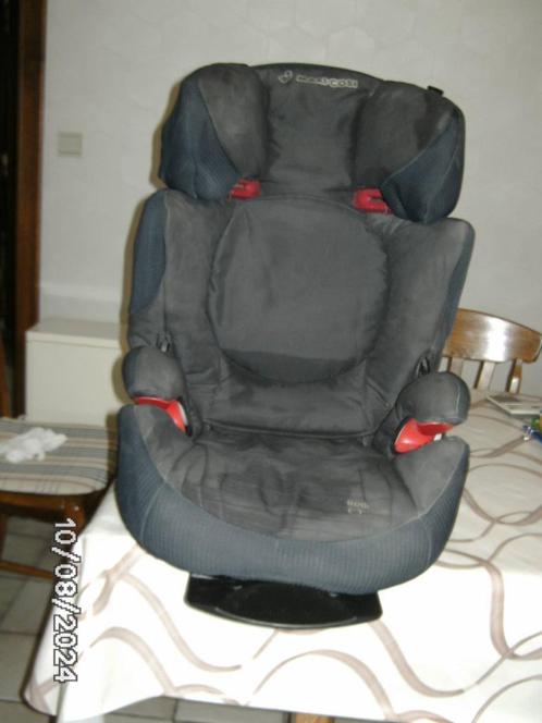 Een maxicosi, Kinderen en Baby's, Autostoeltjes, Gebruikt, Overige merken, 15 t/m 36 kg, Autogordel, Verstelbare rugleuning, Slaapstand