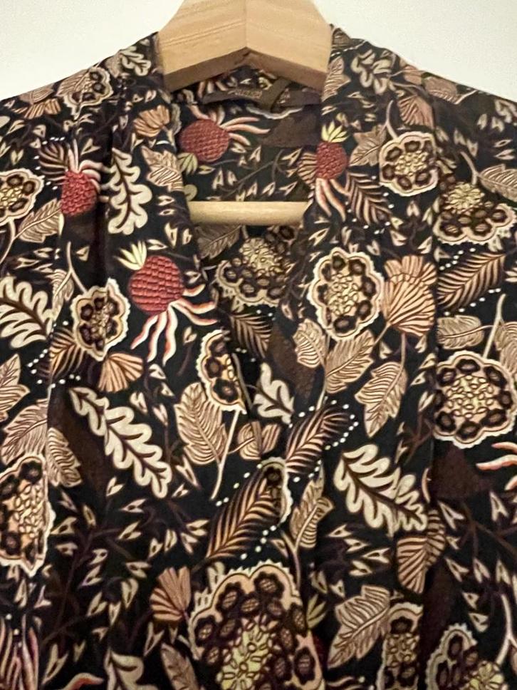 kleed Scotch&Soda zijde, Kleding | Dames, Jurken, Zo goed als nieuw, Maat 34 (XS) of kleiner, Bruin, Onder de knie, Ophalen of Verzenden