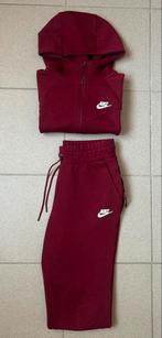 nike tech pak rood, Kleding | Heren, Heren-kledingpakketten, Verzenden, Zo goed als nieuw, Maat 46 (S) of kleiner