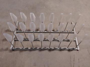 Schoenrek Ikea voor 12 paar schoenen beschikbaar voor biedingen